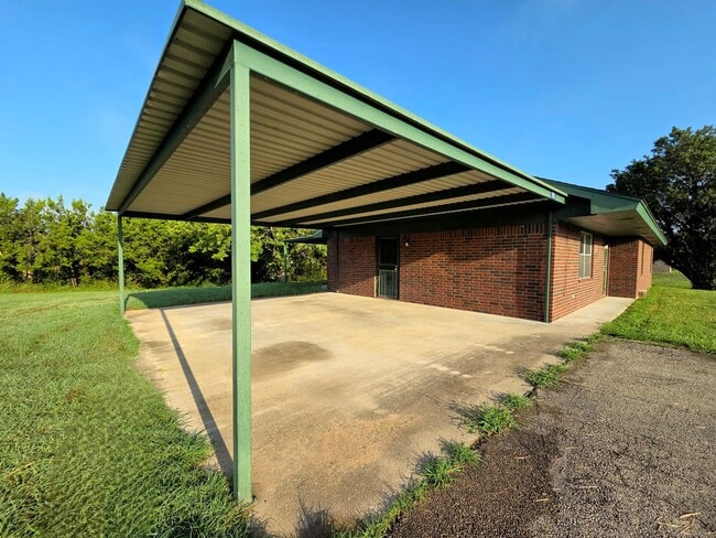 Building Photo - Charming 3-Bed, 2-Bath Country Home in Kem...