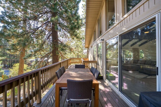 Building Photo - 3 Bed 2 Bath Seasonal Rental