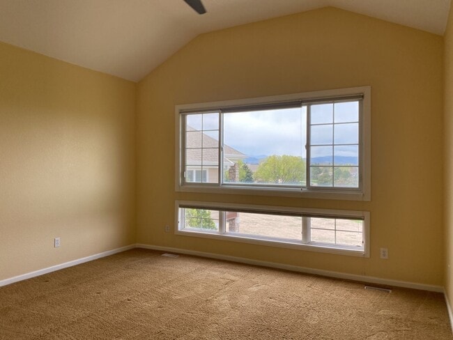 Building Photo - 5742 Crestwood Dr
