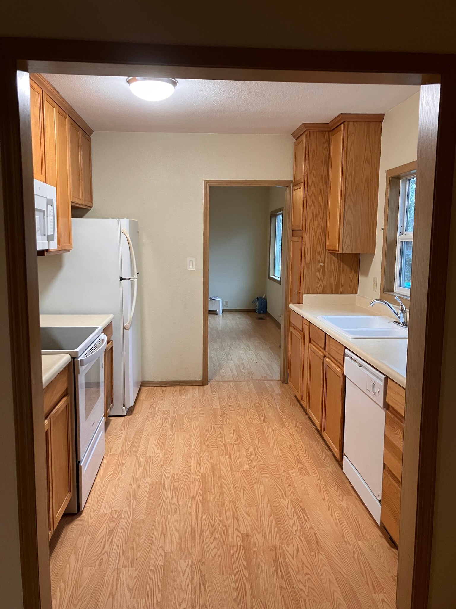 Kitchen - 7104 North Mears Street