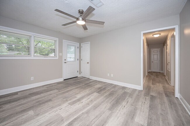 Building Photo - Charming Home in the Heart of Ocean Springs!