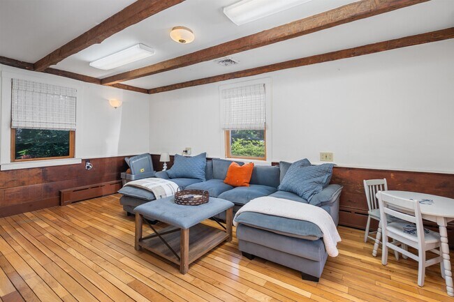 Building Photo - 468 Union Ave