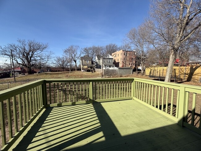 Building Photo - 1112 Olive St