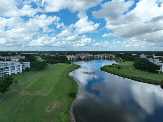 Building Photo - 1904 Bermuda Cir