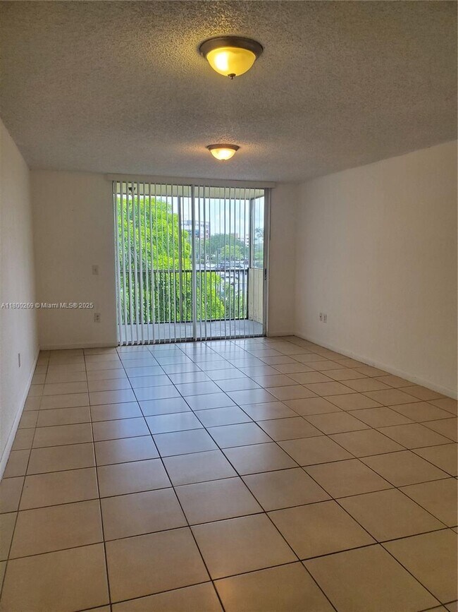 Building Photo - 8235 Lake Dr