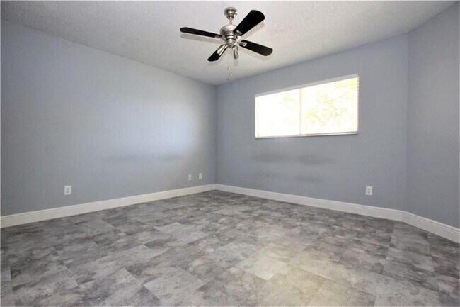 Building Photo - 3413 NW 44th St