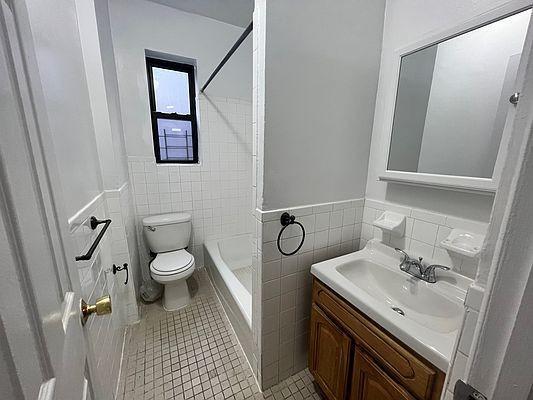 Building Photo - 1 bedroom in BRONX NY 10452