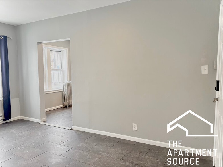 Building Photo - 6226 S Western Ave