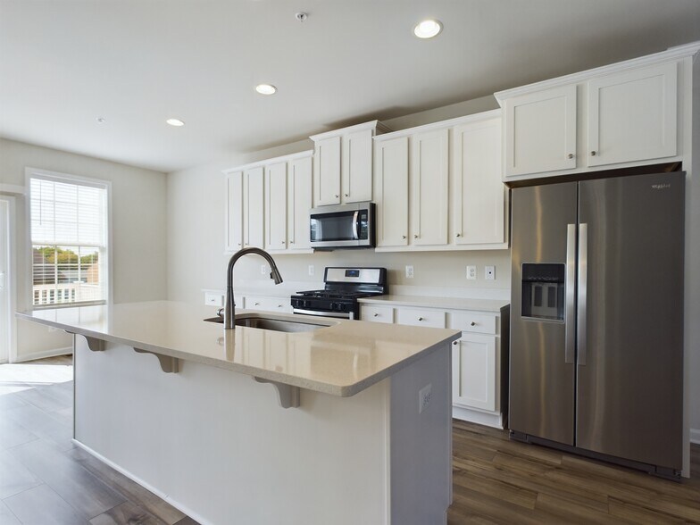 Building Photo - 25 Chester Ct