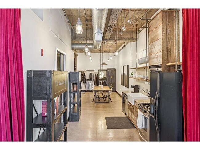 Building Photo - 718 N Washington Ave