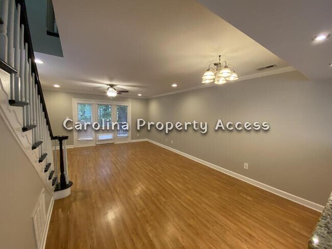 Building Photo - 37 Forest Glen Dr