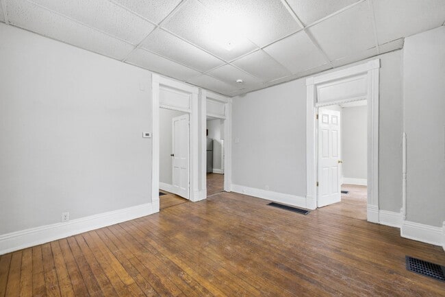 Building Photo - Charming 2-Bedroom, 1-Bath Home with Recent Updates!