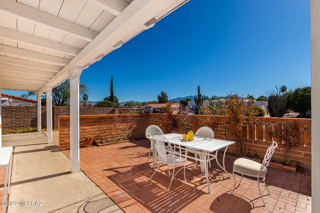 Building Photo - 434 S Vista Del Rio