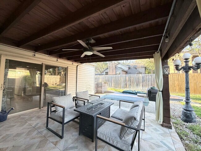 Building Photo - 6610 Campden Dr