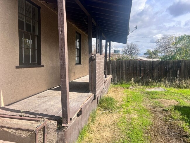 Building Photo - 337 Harding Ave.