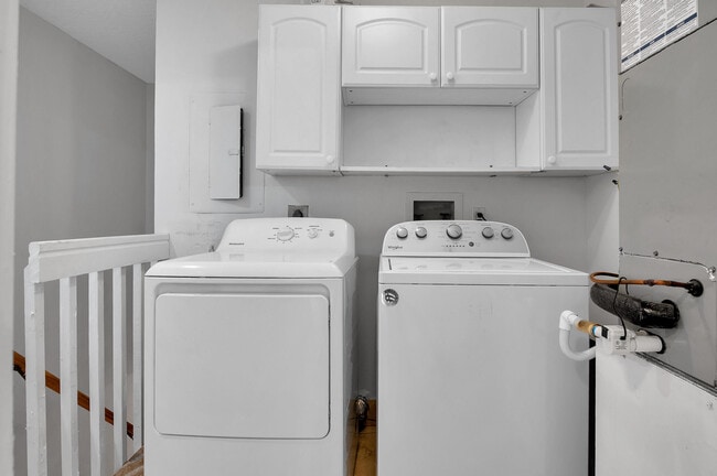 Building Photo - 7888 La Mirada Dr