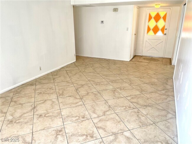 Building Photo - 2198 Capistrano Ave