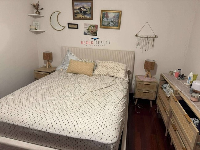 Building Photo - 21-12 29th St