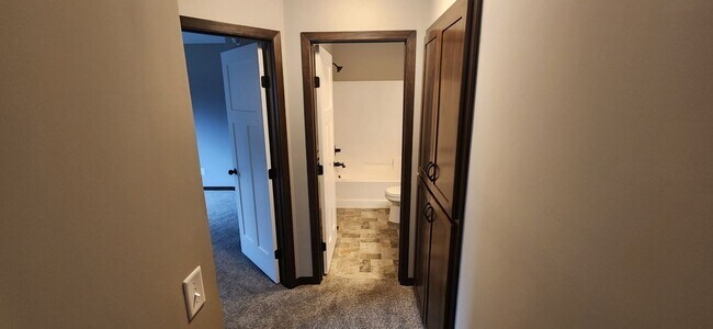 Building Photo - Great 3BR, 2BA St Francis Home Available 8/10!