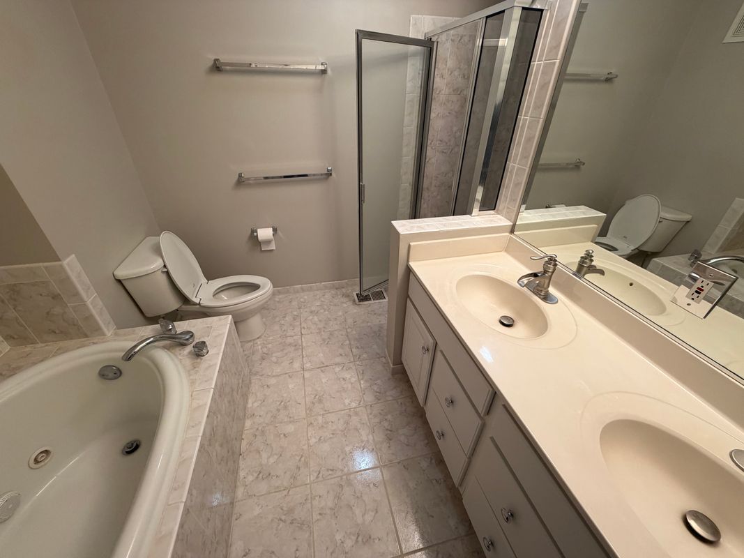 Building Photo - 307D Prettyman Dr