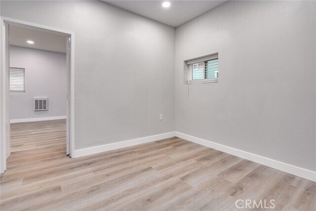 Building Photo - 1116 W Balboa Blvd