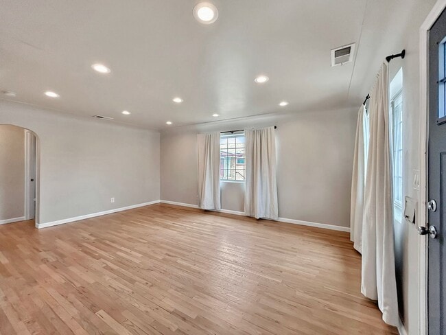 Building Photo - SLOAN'S LAKE: 2-BEDROOM UNIT WITH HIGH-END FINISHES
