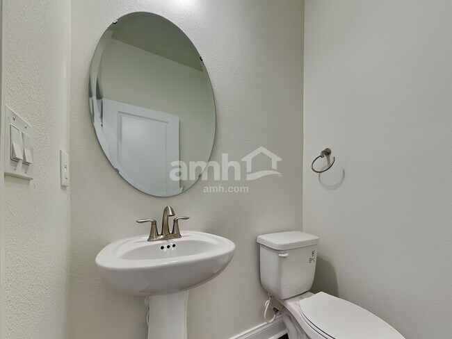 Building Photo - 1038 Summer Stone Lp
