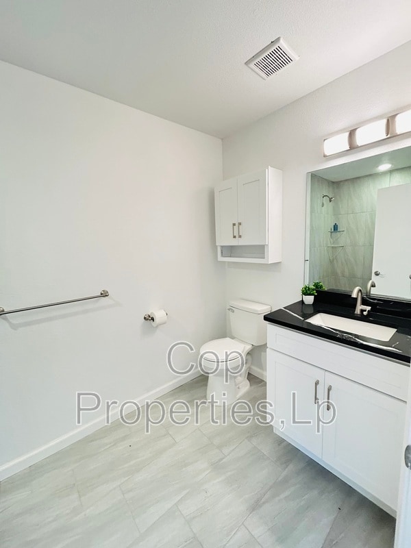 Building Photo - 129 Beechwood Ave