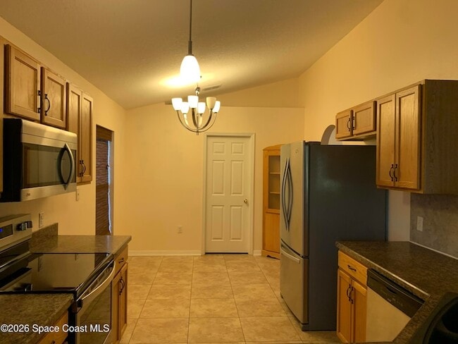 Building Photo - 1649 La Maderia Dr