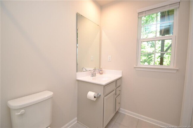 Building Photo - 1006 Romeria Dr