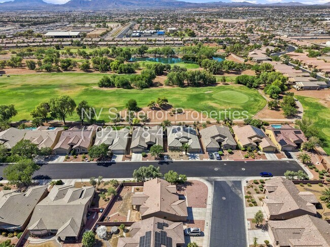 Building Photo - SE!! Stallion Mountain!! Gated!!! Single Story Home!! No Carpets!!! Covered patio!! Water Conditi...