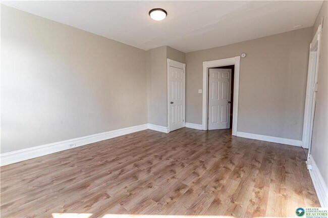 Building Photo - 1015 Hamilton St