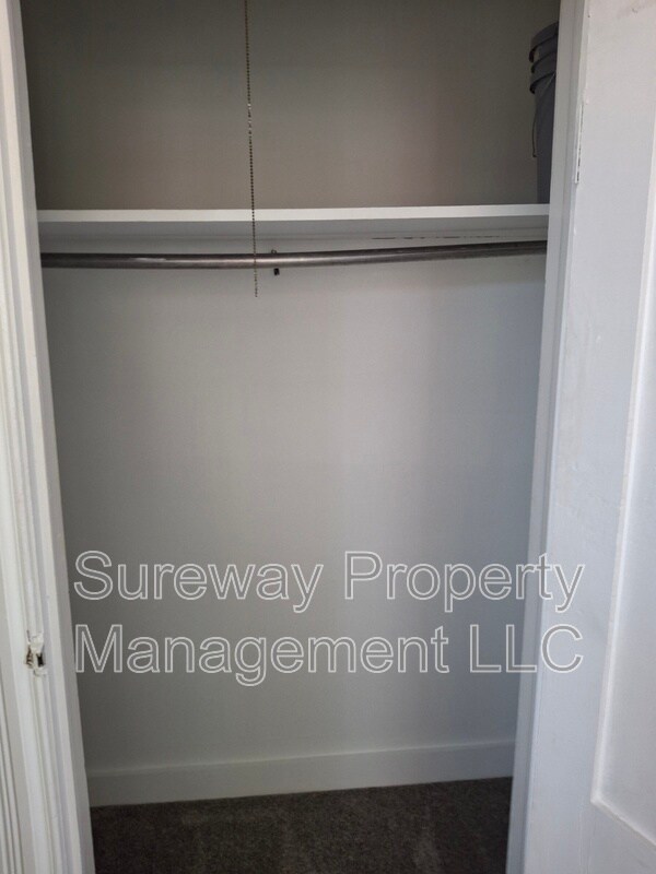 Building Photo - 212 E Broad St