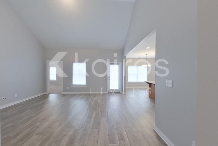 Building Photo - 8005 Shadesbrook Dr