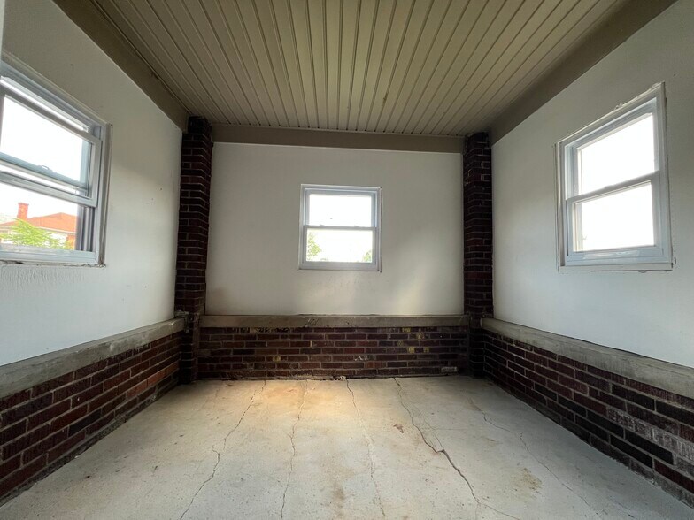 Building Photo - 4114 Pingree St