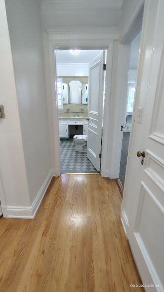 Building Photo - 10974 Strathmore Dr