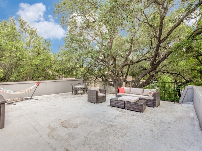 Building Photo - 7905 Skylake Dr