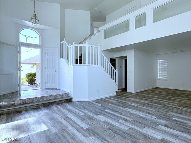 Building Photo - 9821 Cactus View Ave