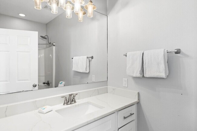 Building Photo - 2809 Scenic Hwy 98