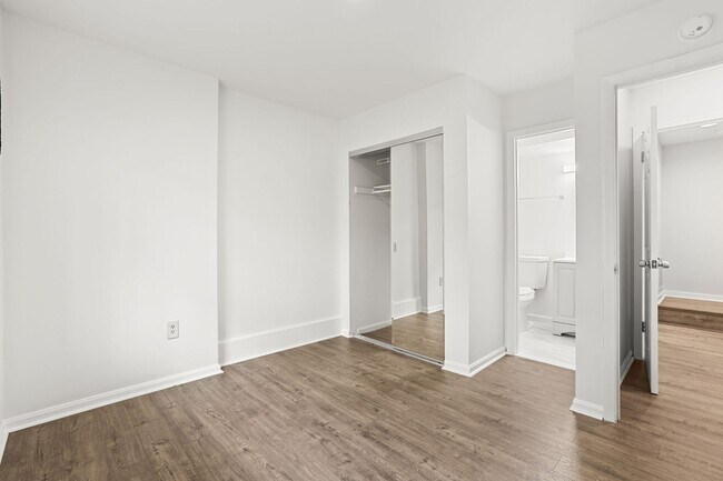 Building Photo - Modern Comfort in Sought-After Gaithersburg