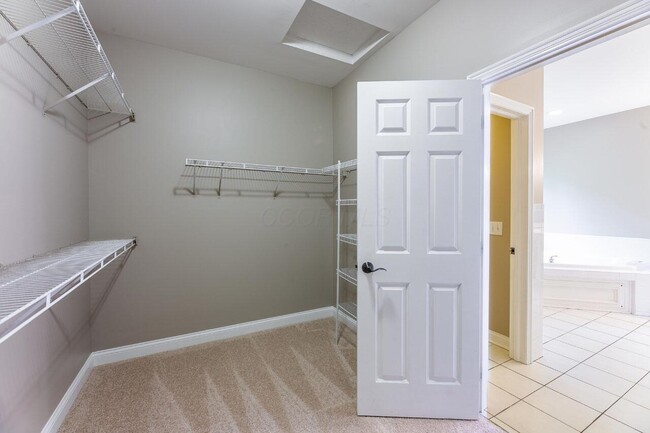 Building Photo - 4930 Brooksview Cir