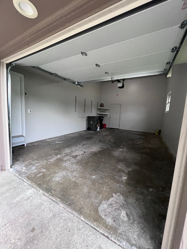 Building Photo - 1637 Sheffield Dr