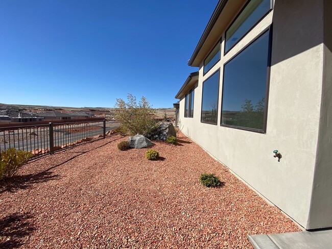 Building Photo - Green Springs Home near Golf Course and Sh...