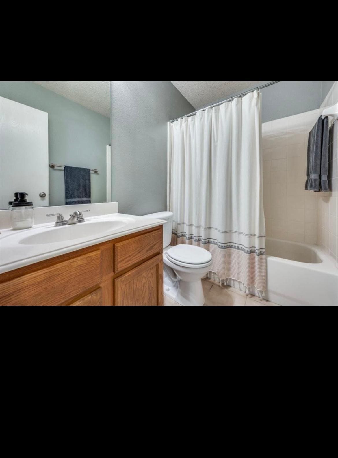 Building Photo - 9841 Carter Dr