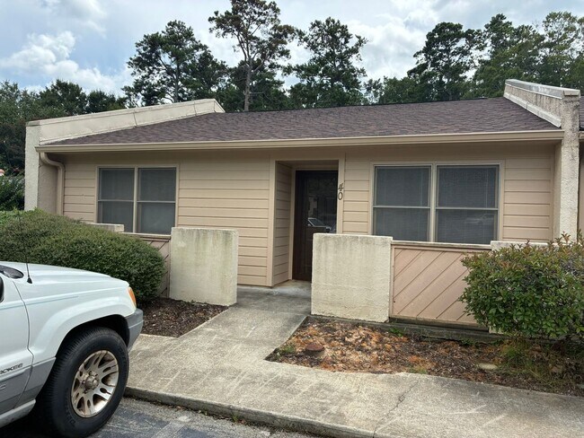 Building Photo - 40 Boardwalk Ln