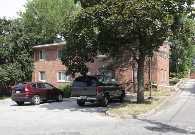 Building Photo - University Terrace Apartments