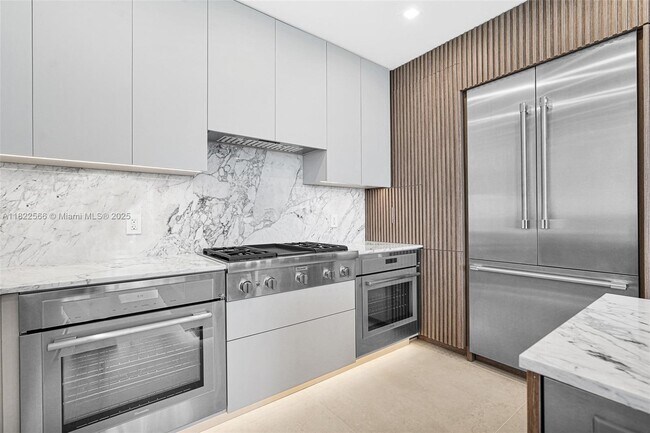 Building Photo - 3535 S Ocean Dr