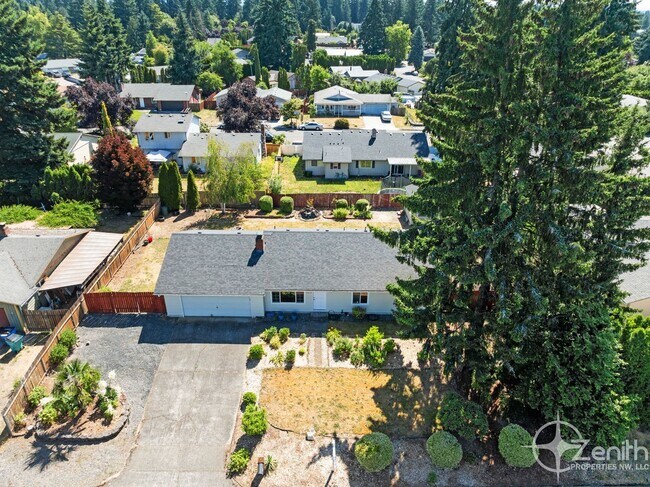 Building Photo - 4213 NE 139th Ave