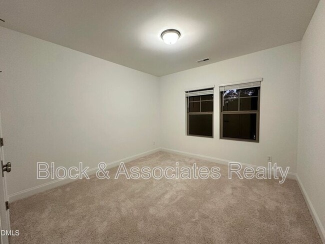 Building Photo - 2093 Maggie Vly Dr