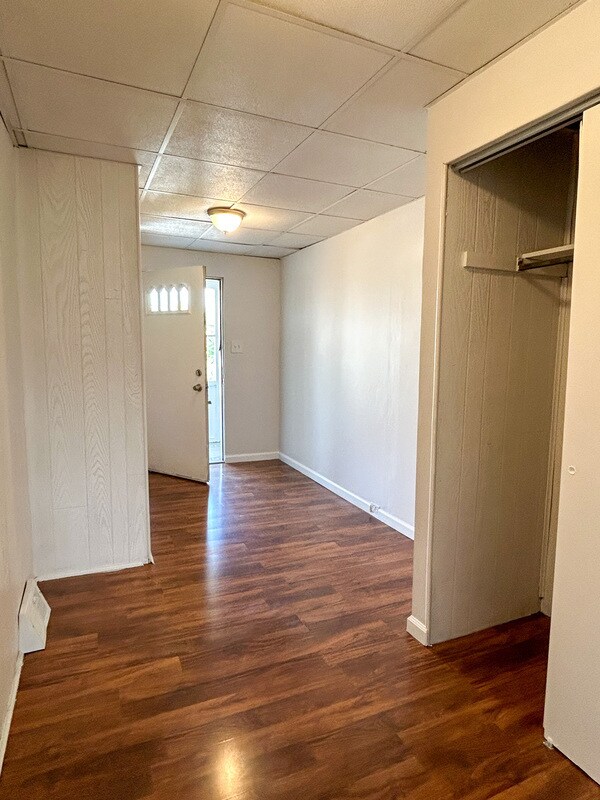 Building Photo - 1404 Wareman Ave